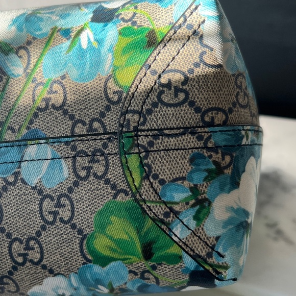 Gucci | GG Blooms Small Reversible Tote - Picture 9 of 14